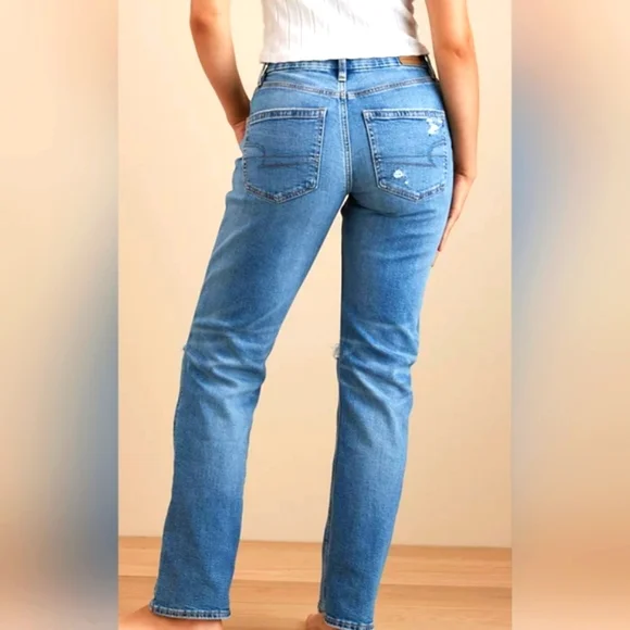 American Eagle Curvy Distressed Jeans - Picture 2 of 6